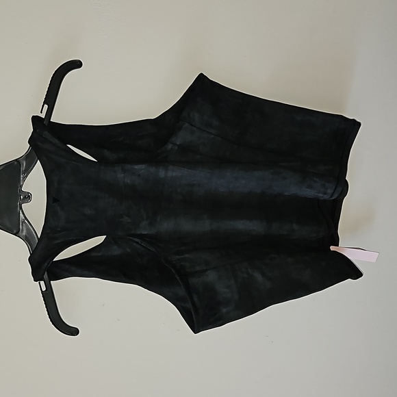 Victoria's Secret On Point Tank! - Picture 2 of 4